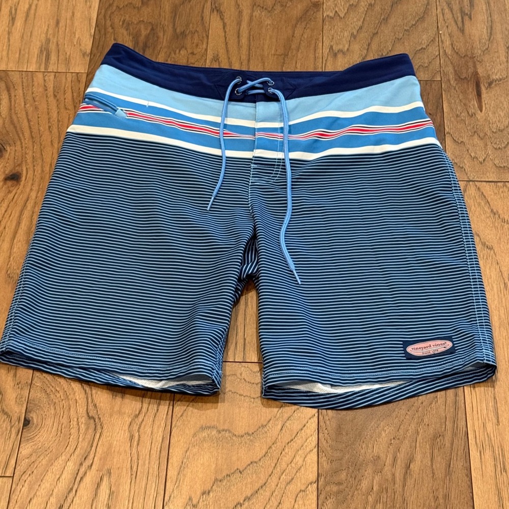 Vineyard Vines Mens 32 Blue Striped Board Shorts Swim Trunks Zipper Pockets